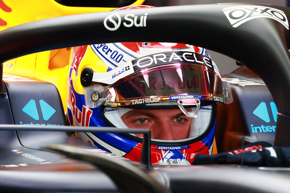 Șeful McLaren avertizează: Max Verstappen, aproape de un transfer șoc la Mercedes