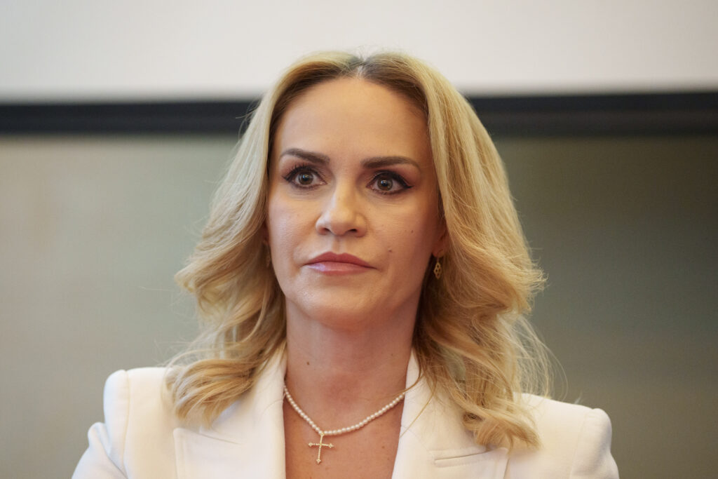 Firea: Dreapta vorbește pe două voci, AUR e „bună” doar la bucată