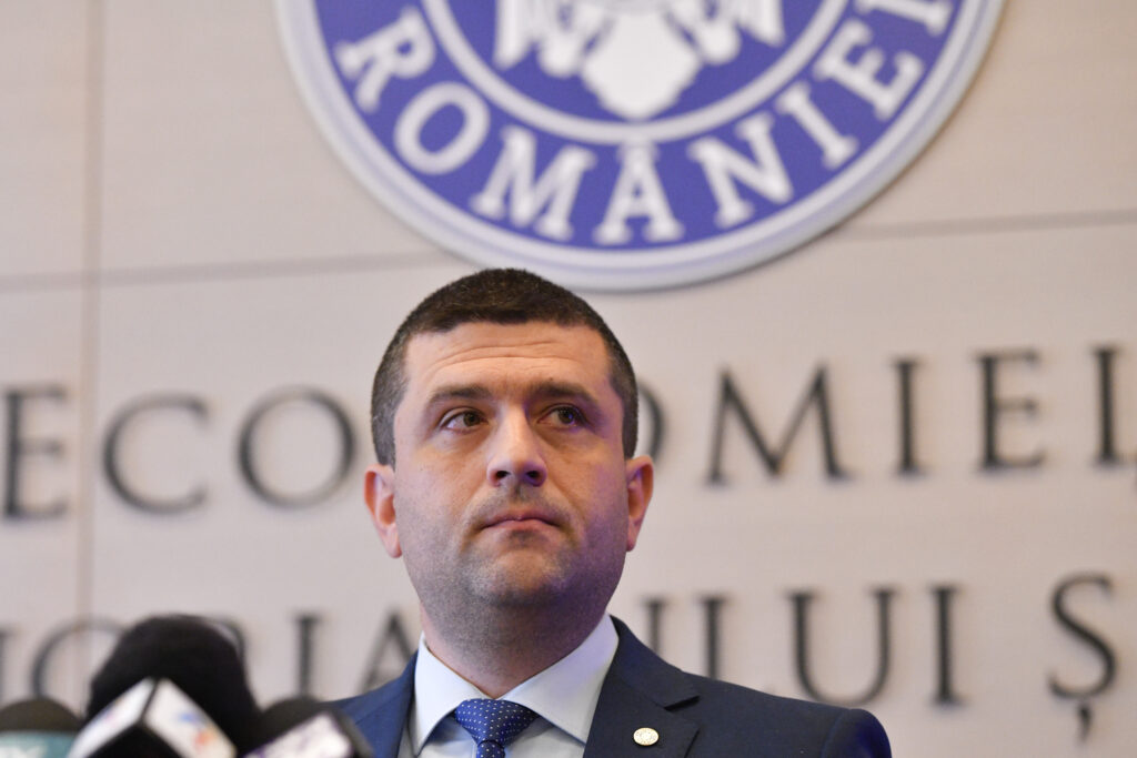 Miruță: MApN a plătit echipamente militare care nu existau