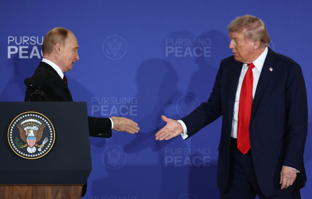 Trump: Participarea lui Putin la G20 ar fi „foarte utilă