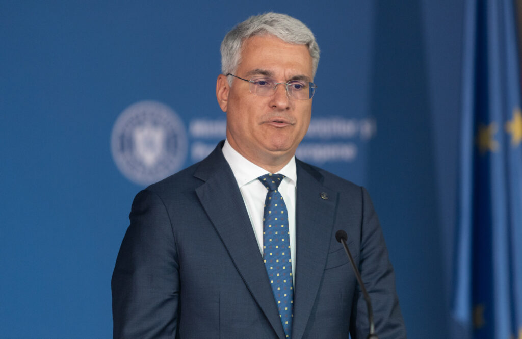 Criza politică: plata pensiilor și salariilor, în pericol?