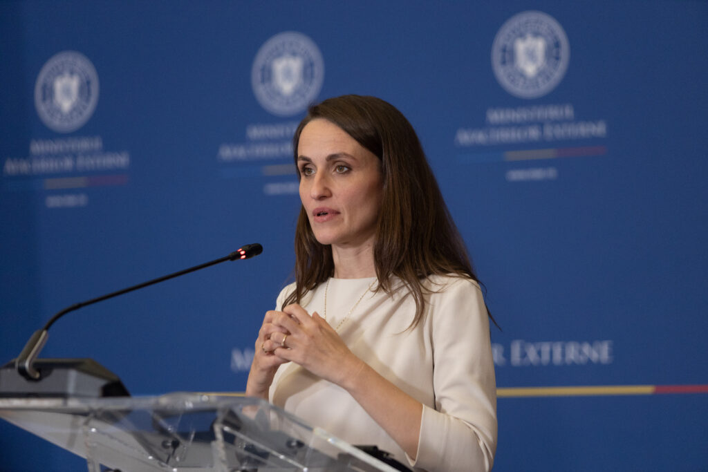 Țoiu: Peste 5.000 de dosare diplomatice, declasificate, inclusiv alegerile din ’90 și mineriadele