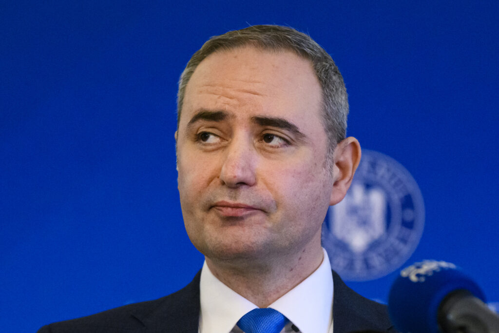 Guvernul confirmă scăderea deficitului în primul trimestru