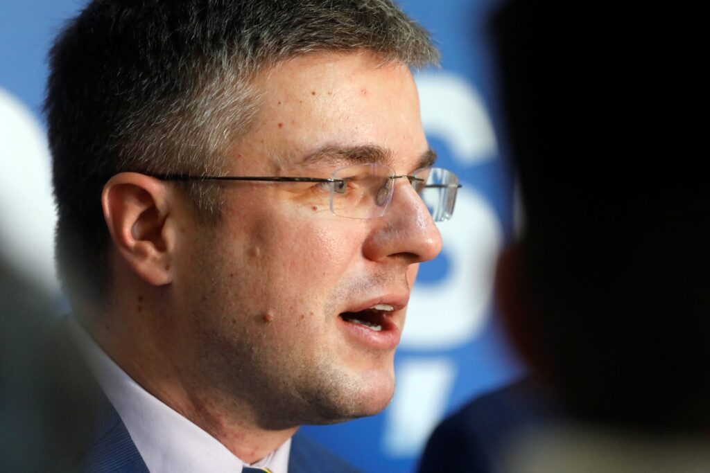 Ministrul Economiei critică decizia PSD privind sprijinul pentru un partid extremist