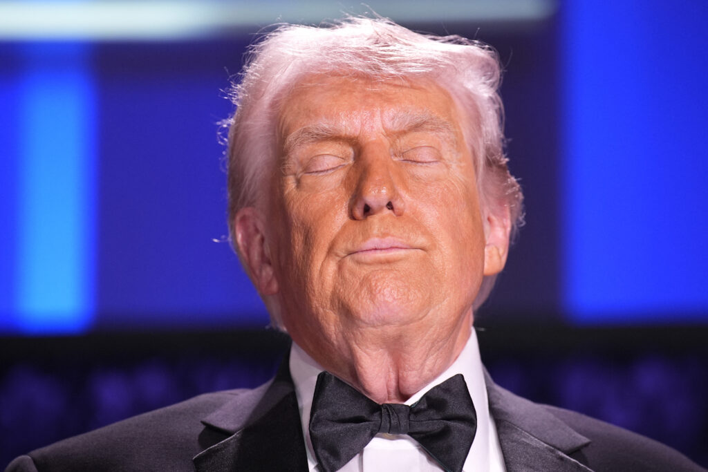 Trump relatează momentele tensionate ale evacuării: „Trebuia să văd ce se întâmplă