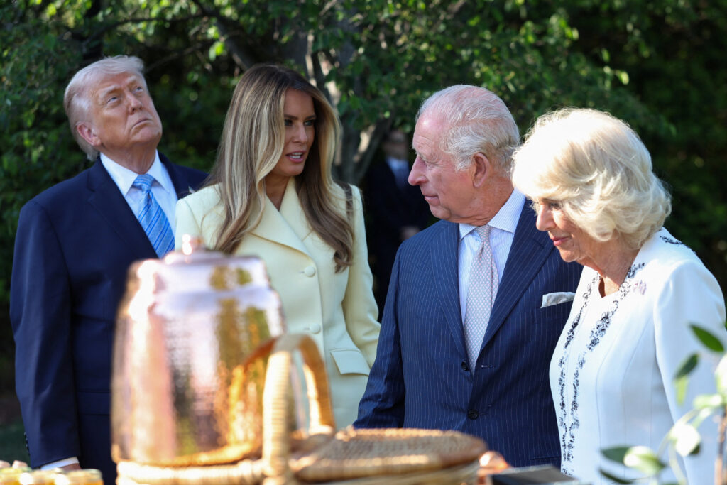Surpriza lui Trump: vrea să locuiască în Palatul Buckingham