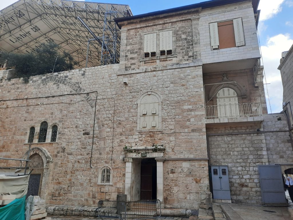 Arheologii descoperă o biserică veche din piatră posibil construită de Mircea cel Bătrân în Râmnicu Vâlcea