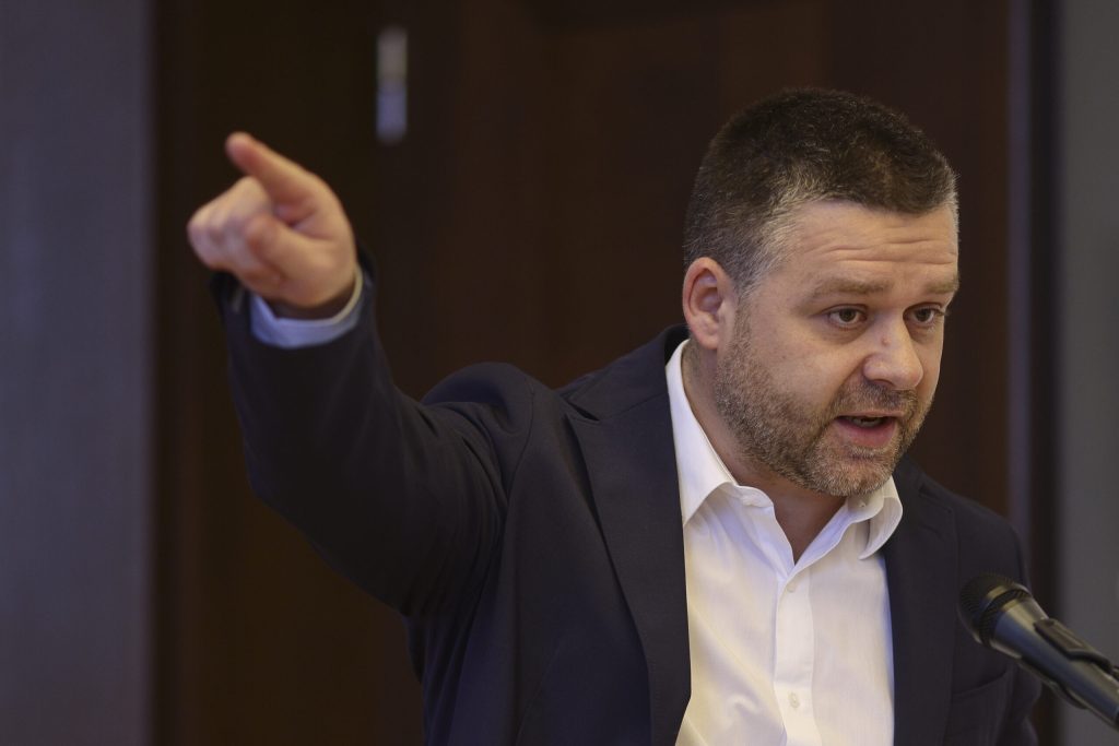 Ciucu îl atacă dur pe Thuma: Declarații de susținere, doar de formă