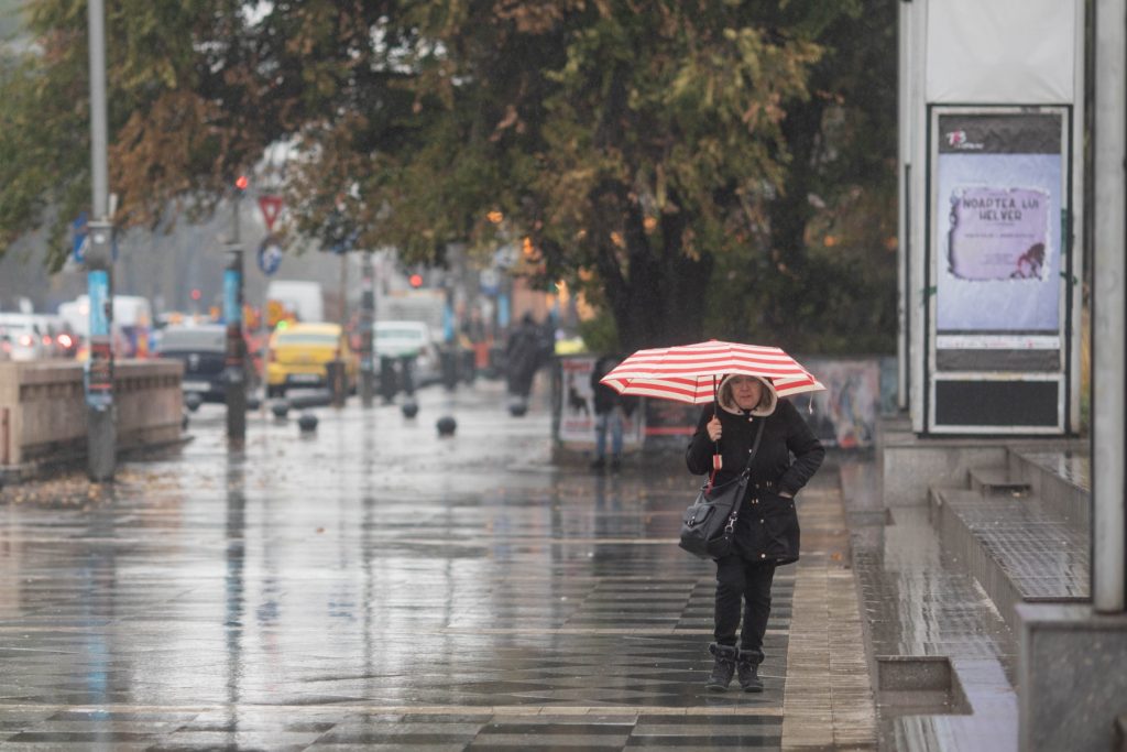 Vremea se răcește brusc în sudul țării, începând de luni