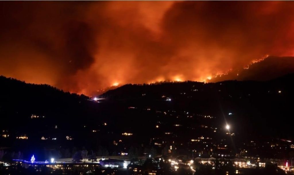 Incendii devastatoare în Georgia: peste 120 de case distruse, urgență declarată