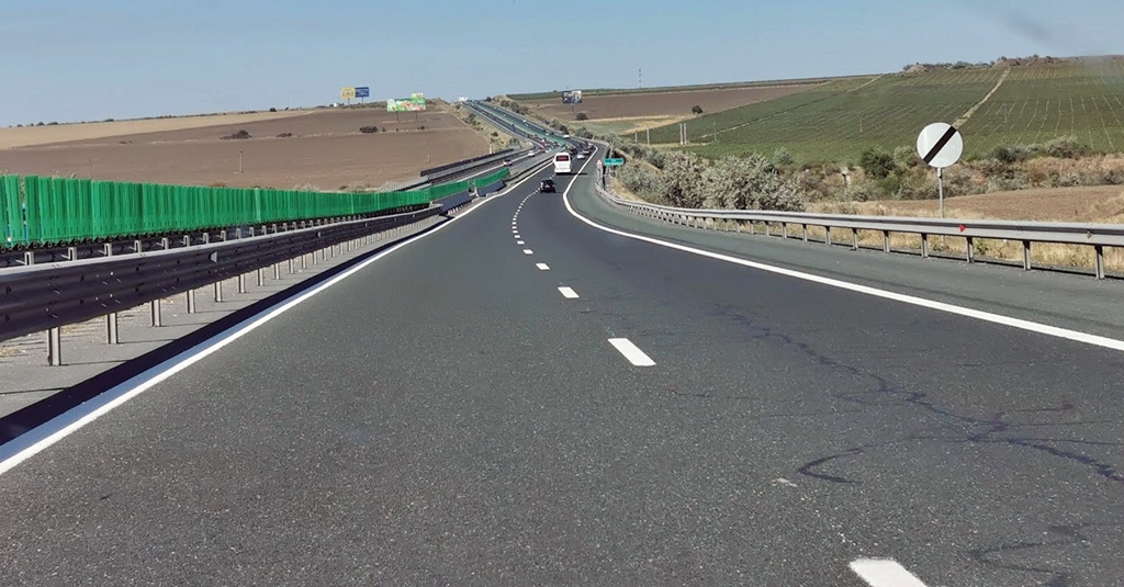 Circulație restricționată pentru TIR-uri pe Autostrada Soarelui și două drumuri naționale