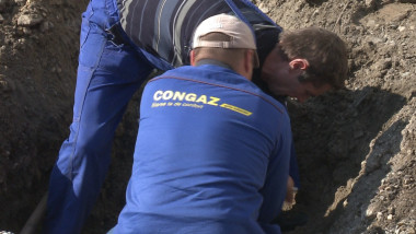 Avarie în Rucăr: conductă de gaz fisurată, trafic restricționat