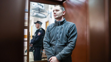 Kremlinul înăsprește represiunea: arestări masive înainte de alegeri