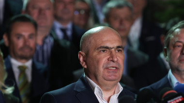 Bucureștenii, întrebați despre demisia lui Ilie Bolojan și intențiile de vot