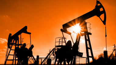 53 de țări se reunesc pentru a planifica sfârșitul erei petrolului și tranziția la energie curată