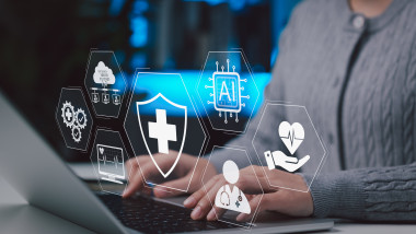 Nouă din zece diagnostice AI sunt eronate. Românii se bazează pe chatbot-uri pentru sfaturi medicale.