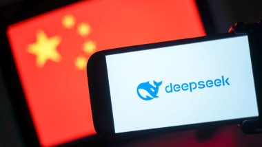 SUA avertizează global: DeepSeek și alte companii chineze de AI, acuzate de furt de tehnologie americană