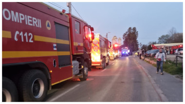 Bărbatul cu arsuri grave din incendiul la blocul social din Constanţa a decedat