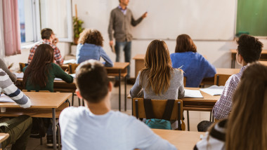 Simulare Evaluare Națională: mii de elevi susțin probele în școli astăzi