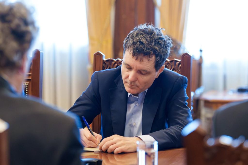 Nicușor Dan: Fără risc de anulări de zboruri pe termen scurt în România