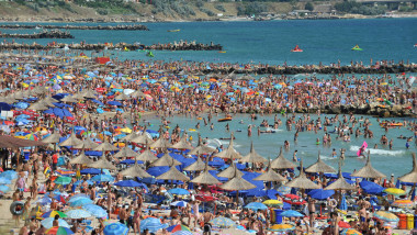 Europenii reduc bugetele de vacanță, România câștigă