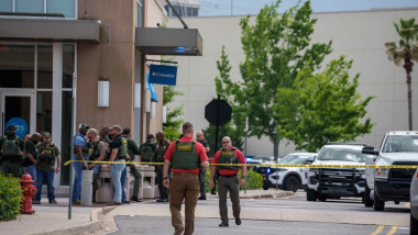 Tragere în SUA: 1 mort, 5 răniți și 5 arestați într-un mall