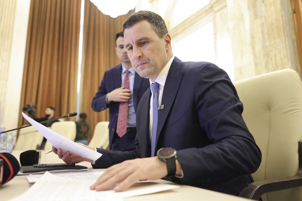 Tánczos Barna: Guvernele românești rezistă doar 8-10 luni în medie
