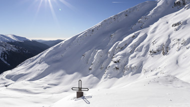 Avalanşe iminente în Făgăraş şi Bucegi, strat de zăpadă de peste 2 metri la Omu