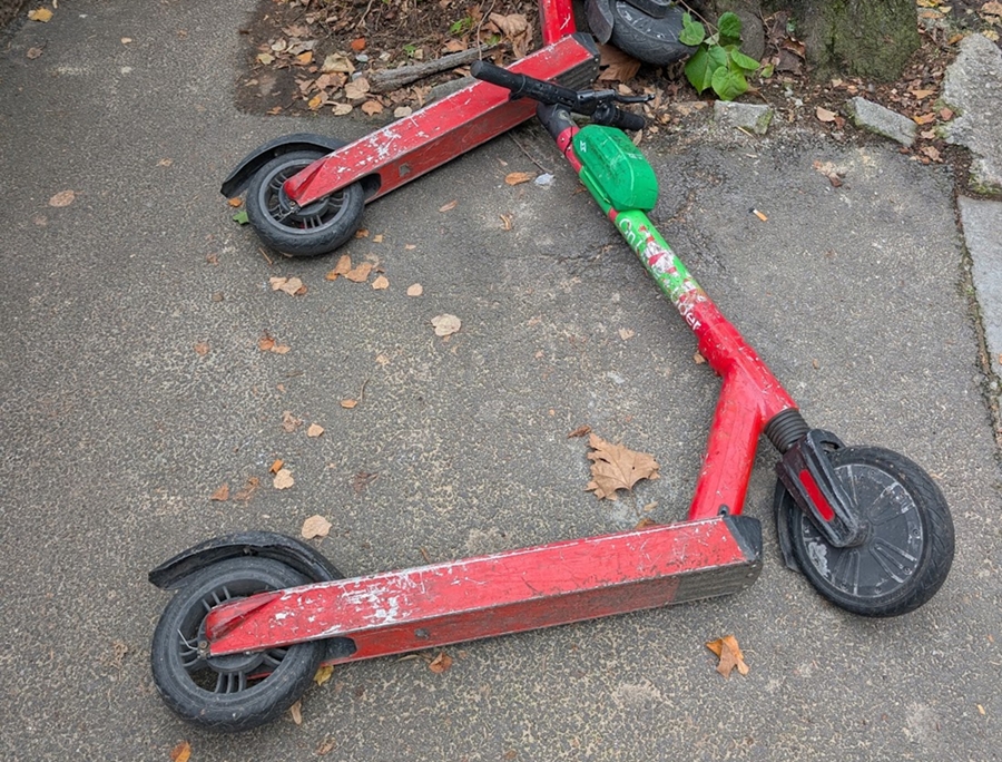 Femeie de 35 de ani moartă într-un accident cu trotinetă electrică în București