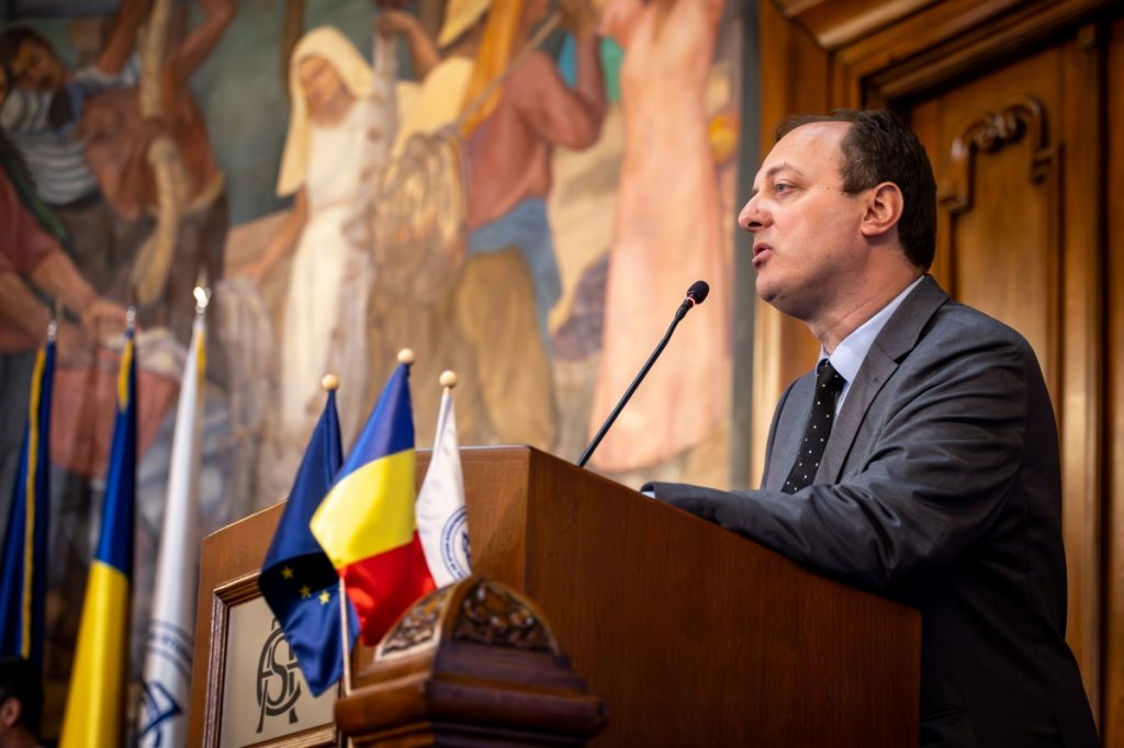 Orele de robotică, incluse în norma didactică?