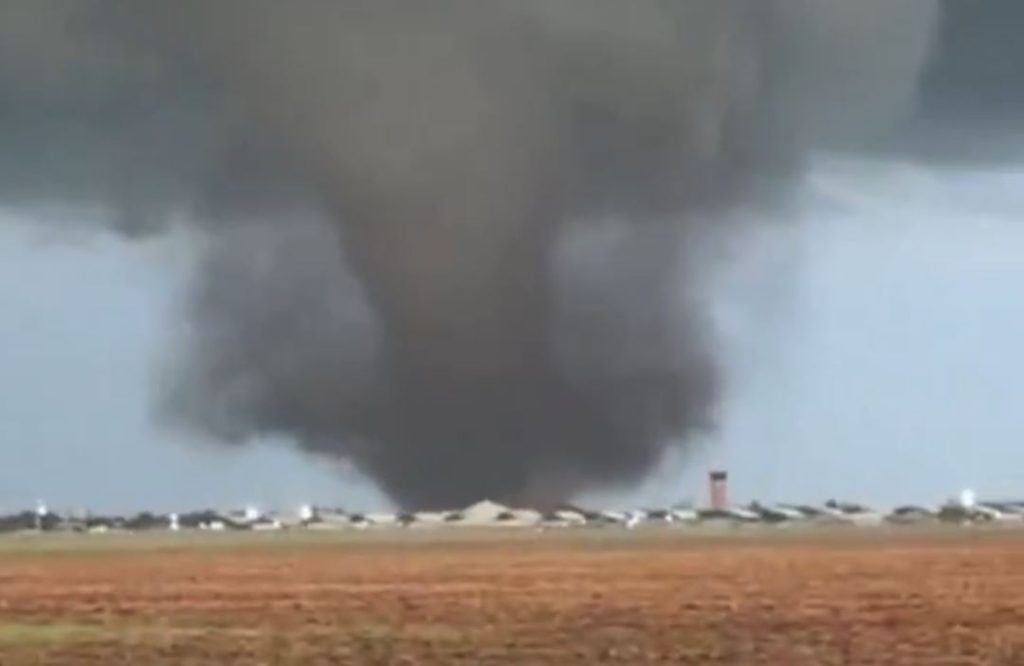 Tornadă devastatoare lovește bază aeriană și oraș din SUA: bilanțul victimelor