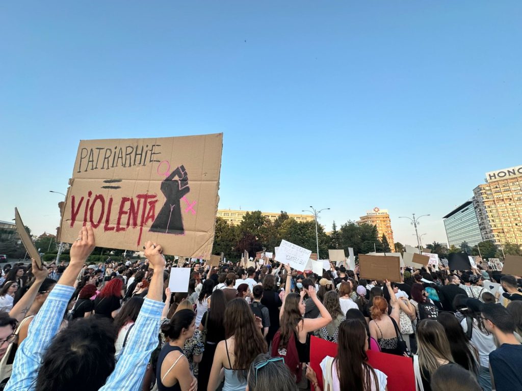 Legea anti-femicid, publicată oficial în Monitorul Oficial