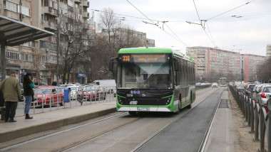 Propunere șocantă: București fără autobuze și tramvaie, avocatei AUR o susține