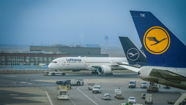 Lufthansa reduce drastic 20.000 de zboruri din cauza scumpirii combustibilului.