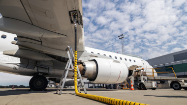 UE ia măsuri pentru a asigura combustibilul avioanelor