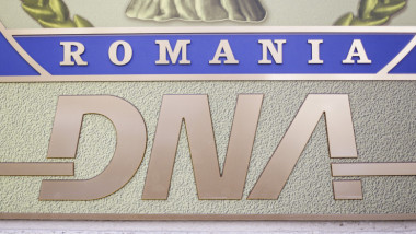 DNA: Prejudiciu de 90 milioane lei în cazul a 2 afaceriști și 4 funcționari arestați