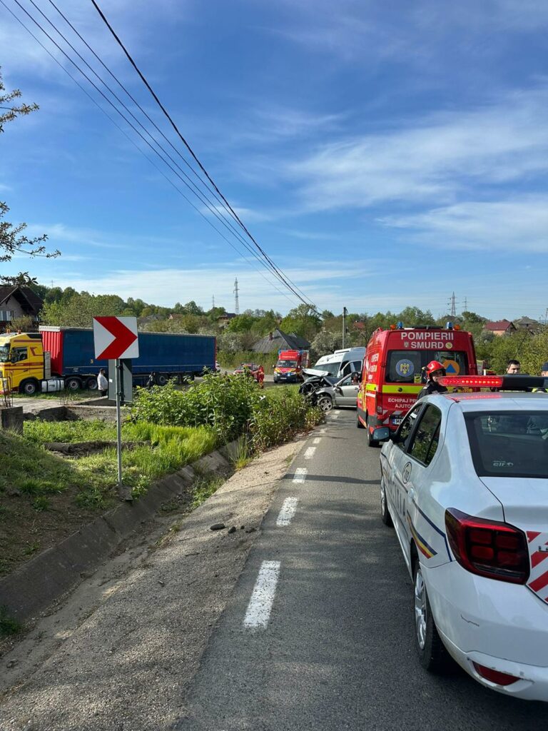 Accident grav în Maramureș: Microbuz implicat, Planul Roșu activat