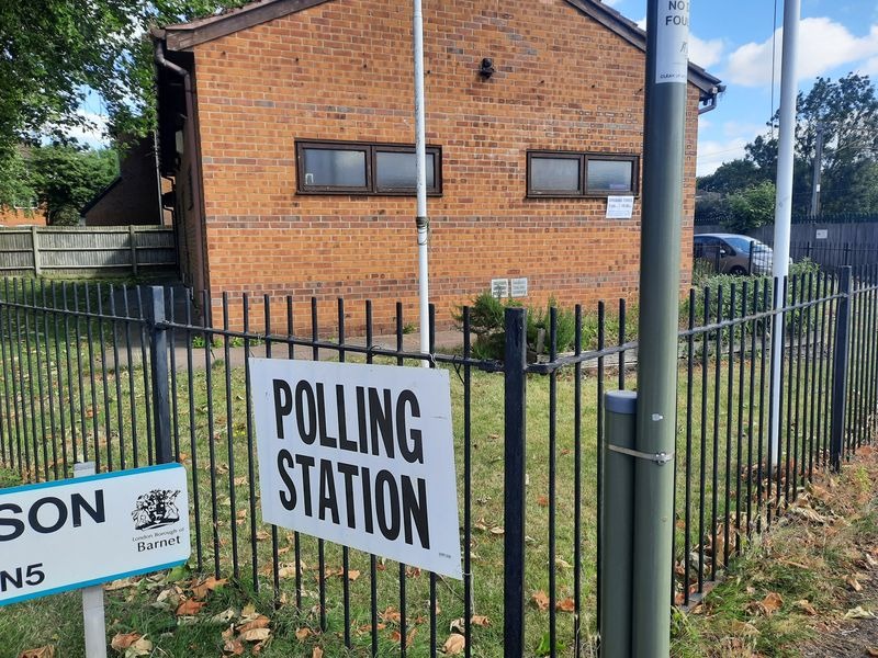 Românii votează în Londra: 60 de candidați la alegerile locale din 7 mai