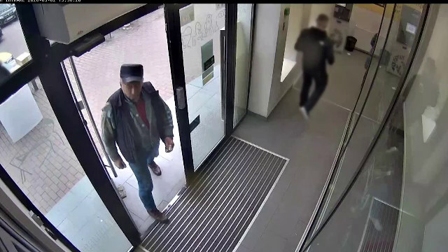Femeie șochează după ce și-a uitat cardul la bancomat în Neamț, ce a văzut apoi