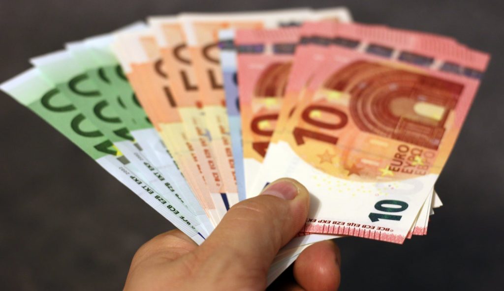 PSD acuzat că se aliaază cu extrema dreaptă pentru a destabiliza coaliția pro-europeană