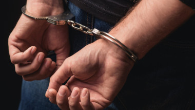 Hoț din Moldova, arestat după o serie de jafuri în case de vacanță din Buzău