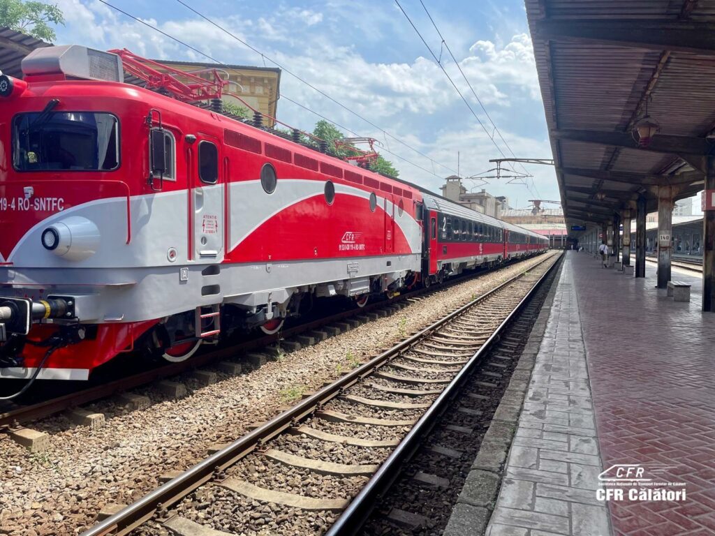 CFR Călători adaugă trenuri suplimentare spre litoral de 1 Mai
