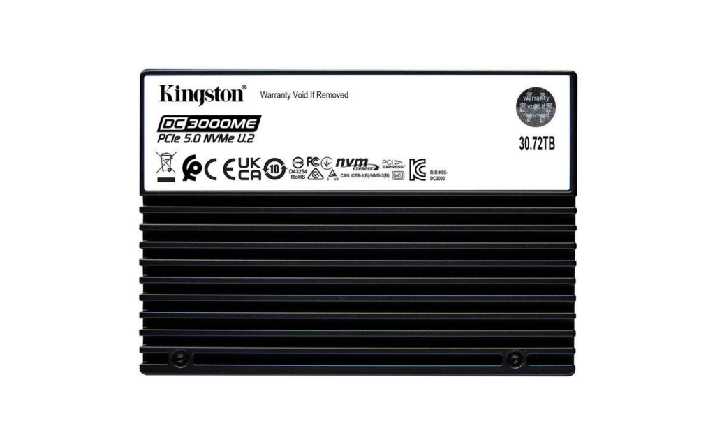 Kingston prezintă SSD-ul NVMe Gen5 U.2 de 30,72TB pentru centrele de date viitorului