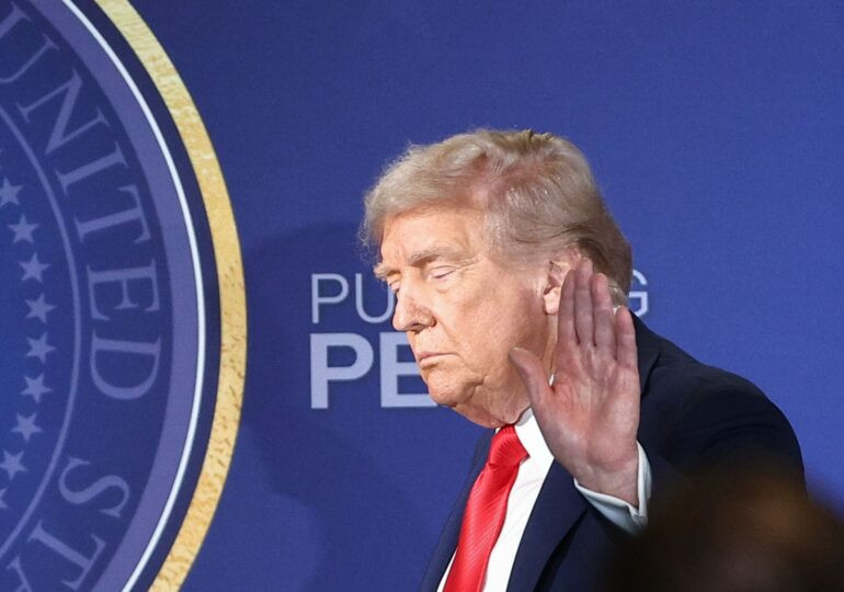 Trump prelungește armistițiul SUA-Iran, așteaptă o propunere de pace.