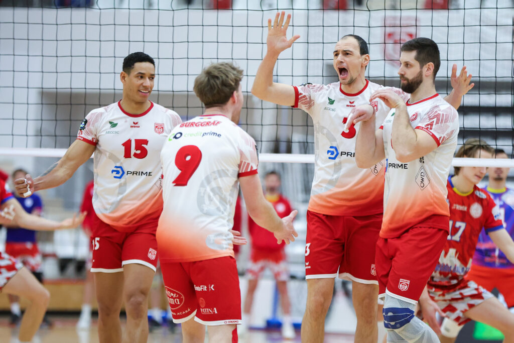 Volei masculin: Dinamo și Steaua, revanșa în semifinală sâmbătă