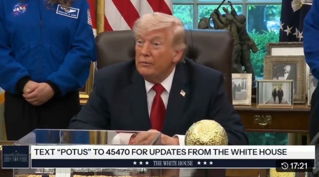 Trump cere lui Putin să încheie războiul; Ucraina „înfrântă militar