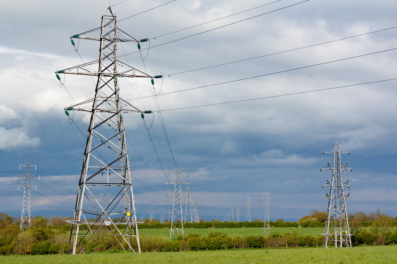 Proiectul final: Eliminarea „băieților deștepți” din energie și garanții majorate pentru racordare