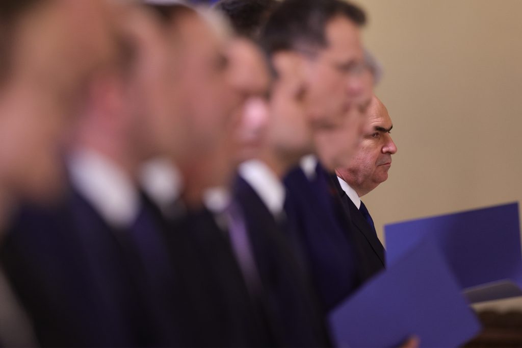 Demisiile în PSD: Criza politică lovește Guvernul. Planurile lui Bolojan și rolul lui Nicușor Dan