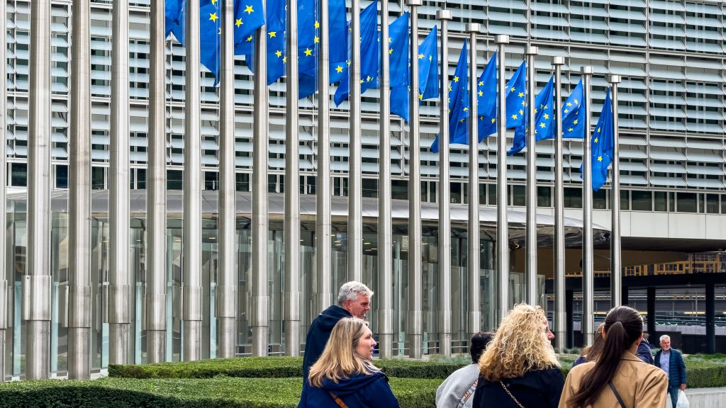 Iranul avertizează UE: „Tranzitul liber” prin Ormuz a încetat să mai existe