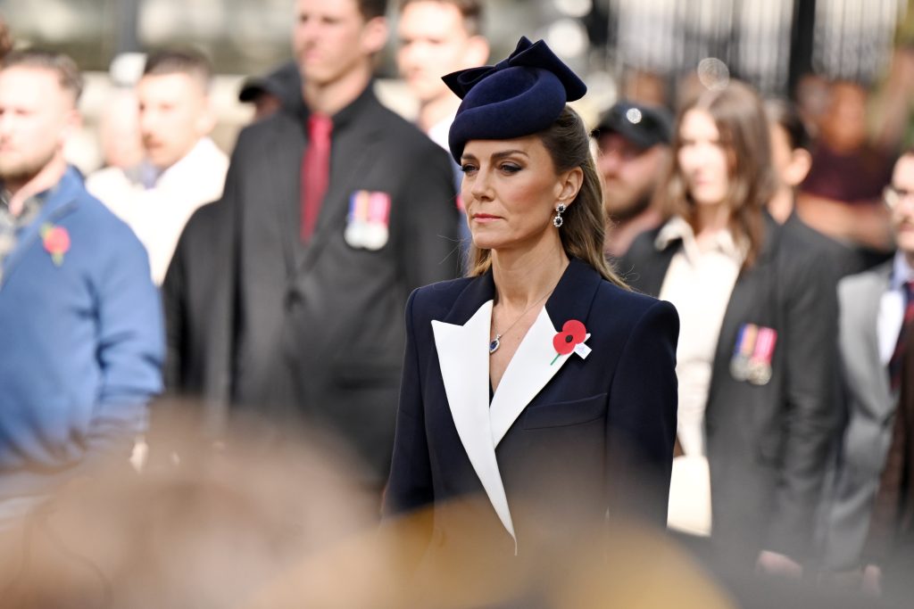 Kate, apariție regală la parada eroilor australieni și neozeelandezi la Londra.